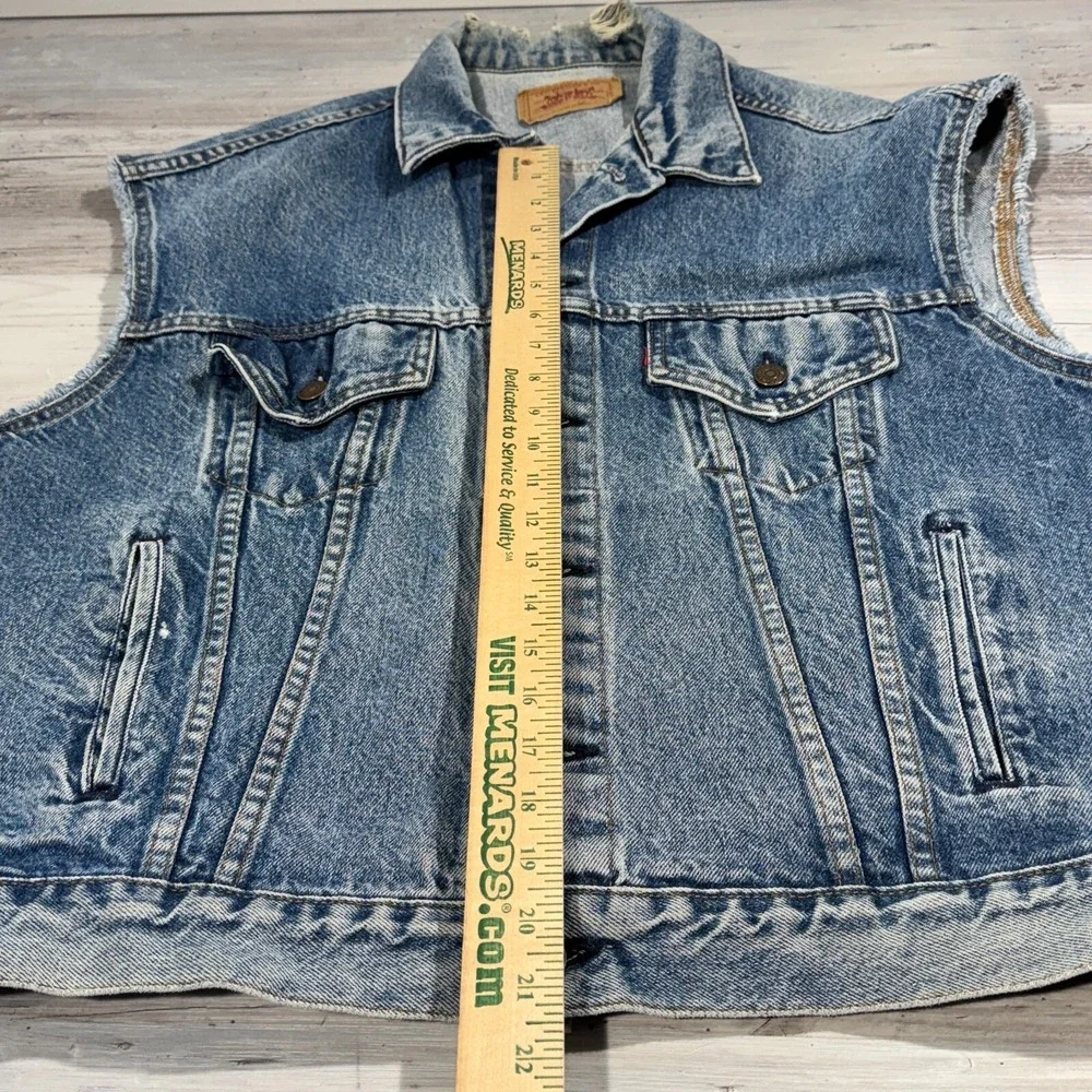 Vintage‎ Levi's Denim Jacket Vest Size M Harley Patch No Sleeves Rat Rod Cut